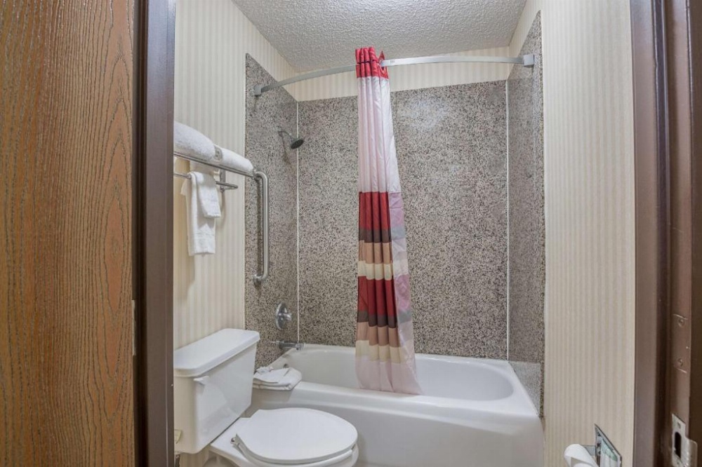 Red Roof Inn & Suites Little Rock Image 32