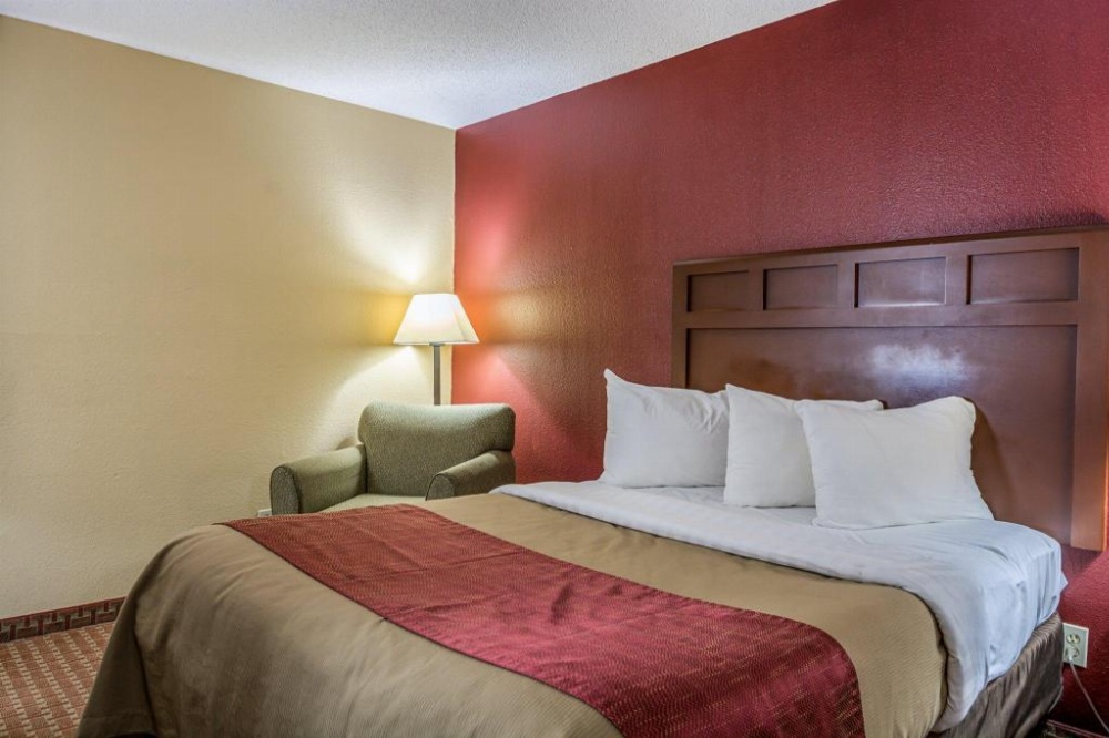 Red Roof Inn & Suites Little Rock Image 38